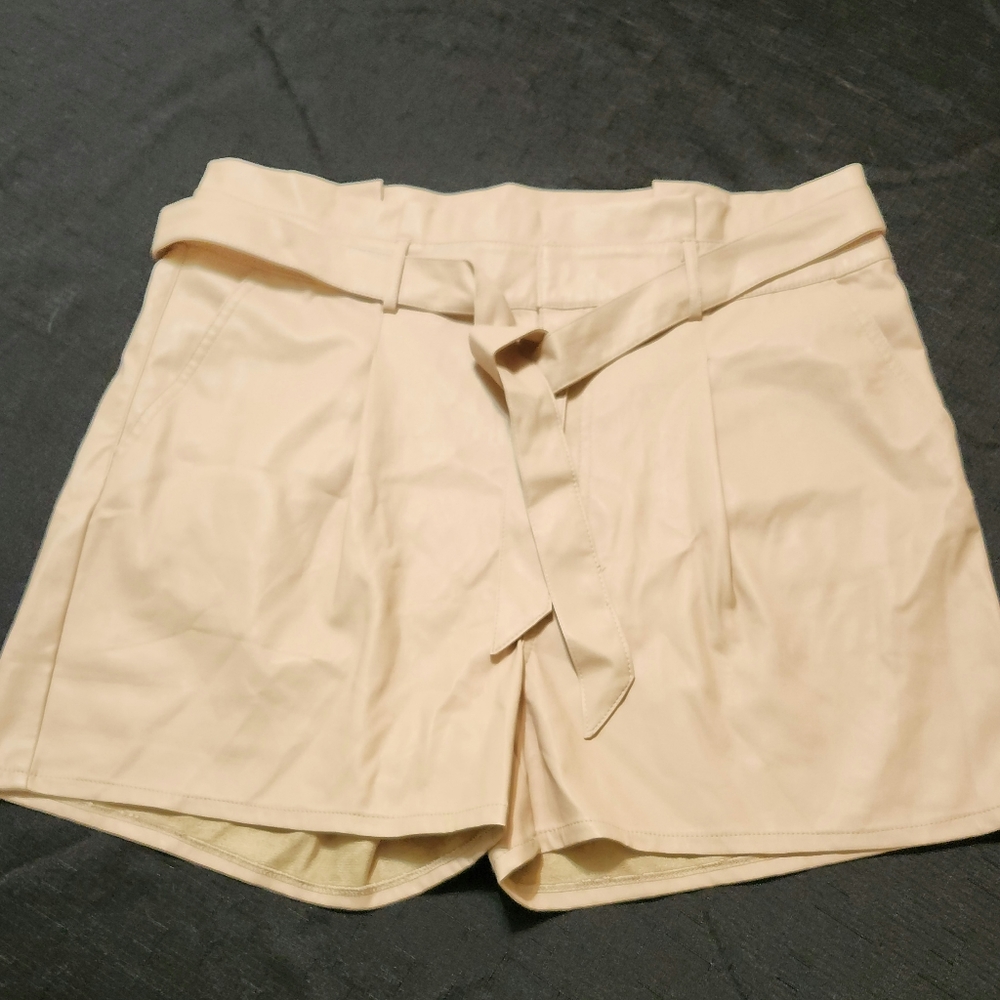 Sophia Jeans pink faux leather shorts tie belt. Size 16